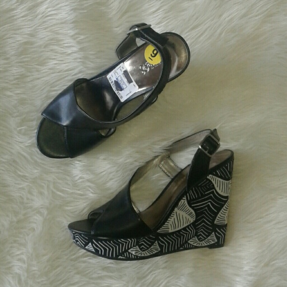 New Carlos Wedge Sandals - Picture 1 of 4